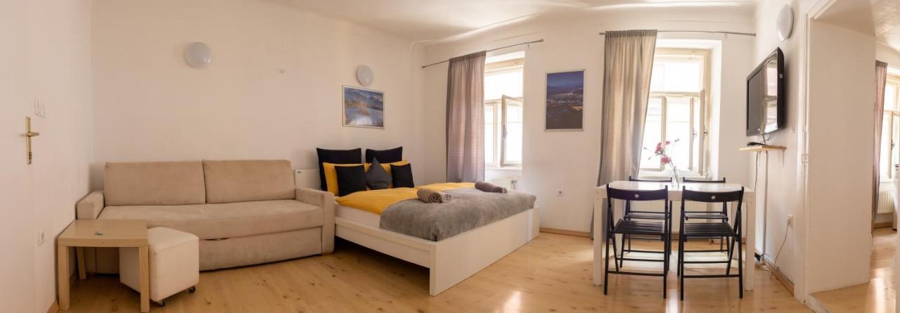 Cukrarna Guest Accommodation Kranj Luaran gambar